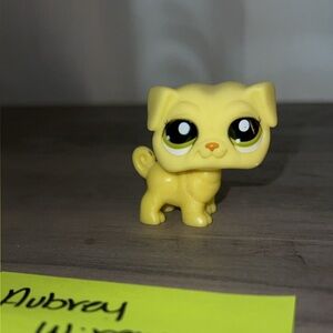 Authentic Littlest Pet Shop Yellow Pug Green Dot Blind Bag #2589